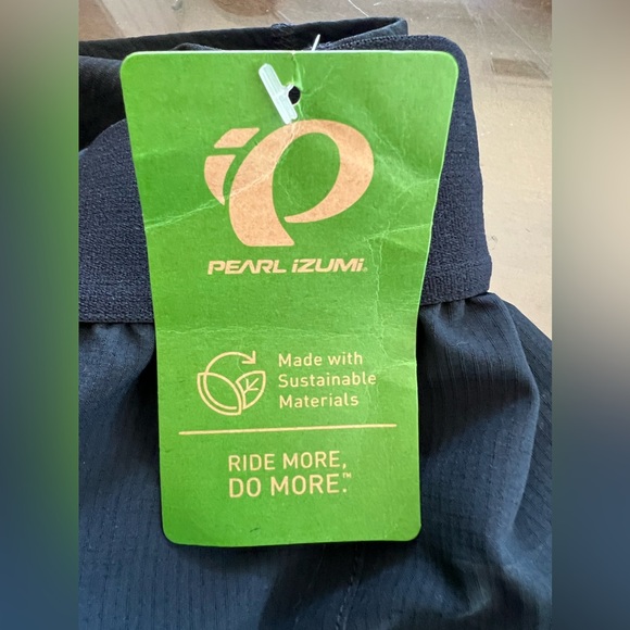 Pearl iZumi biking shorts (brand new size 2) - Picture 1 of 4